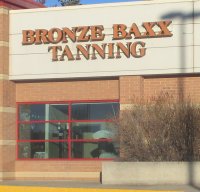 Store front for Bronze Baxx Tanning